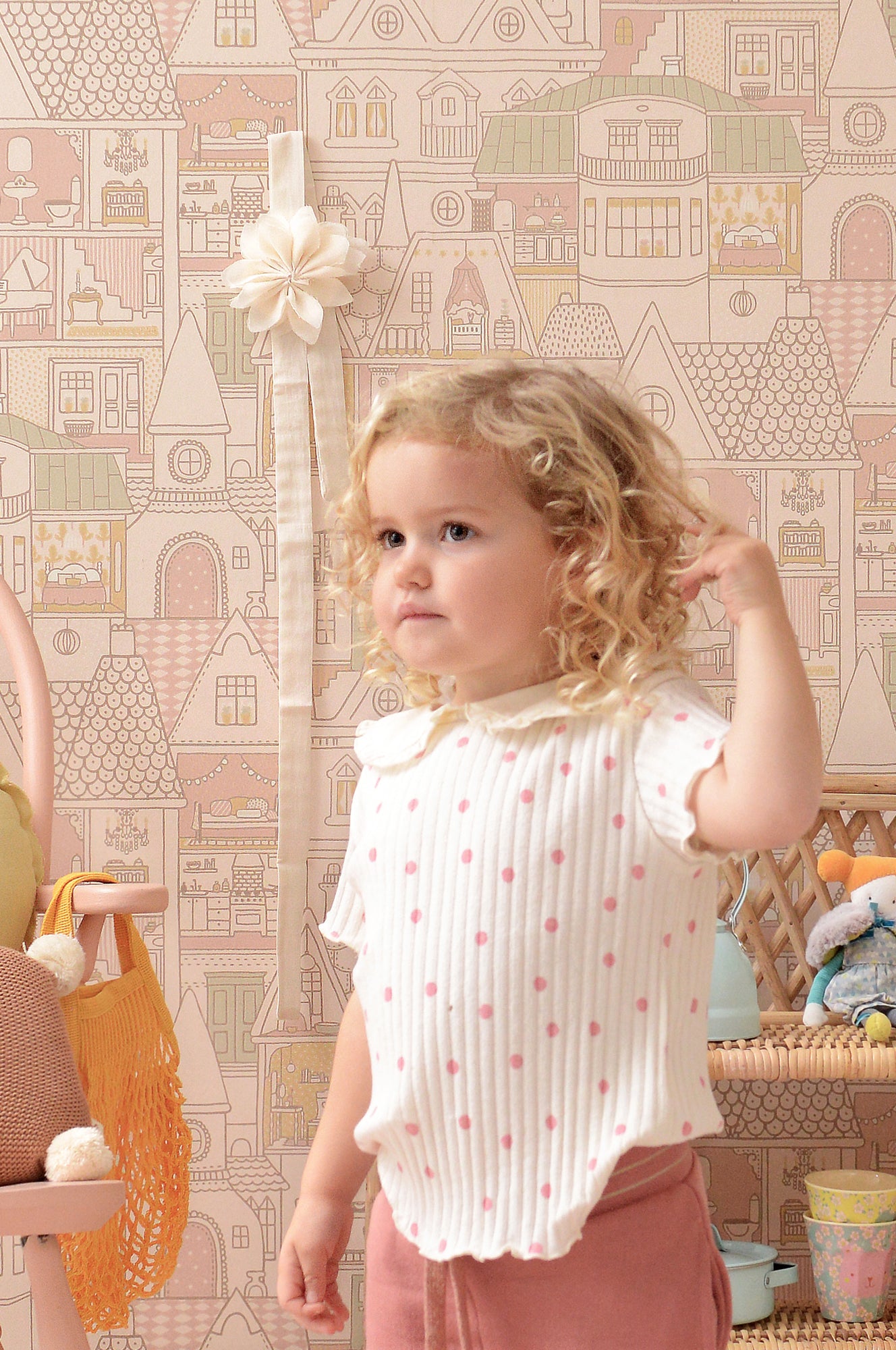 Dollhouse Sunny Pink Wallpaper - Majvillan