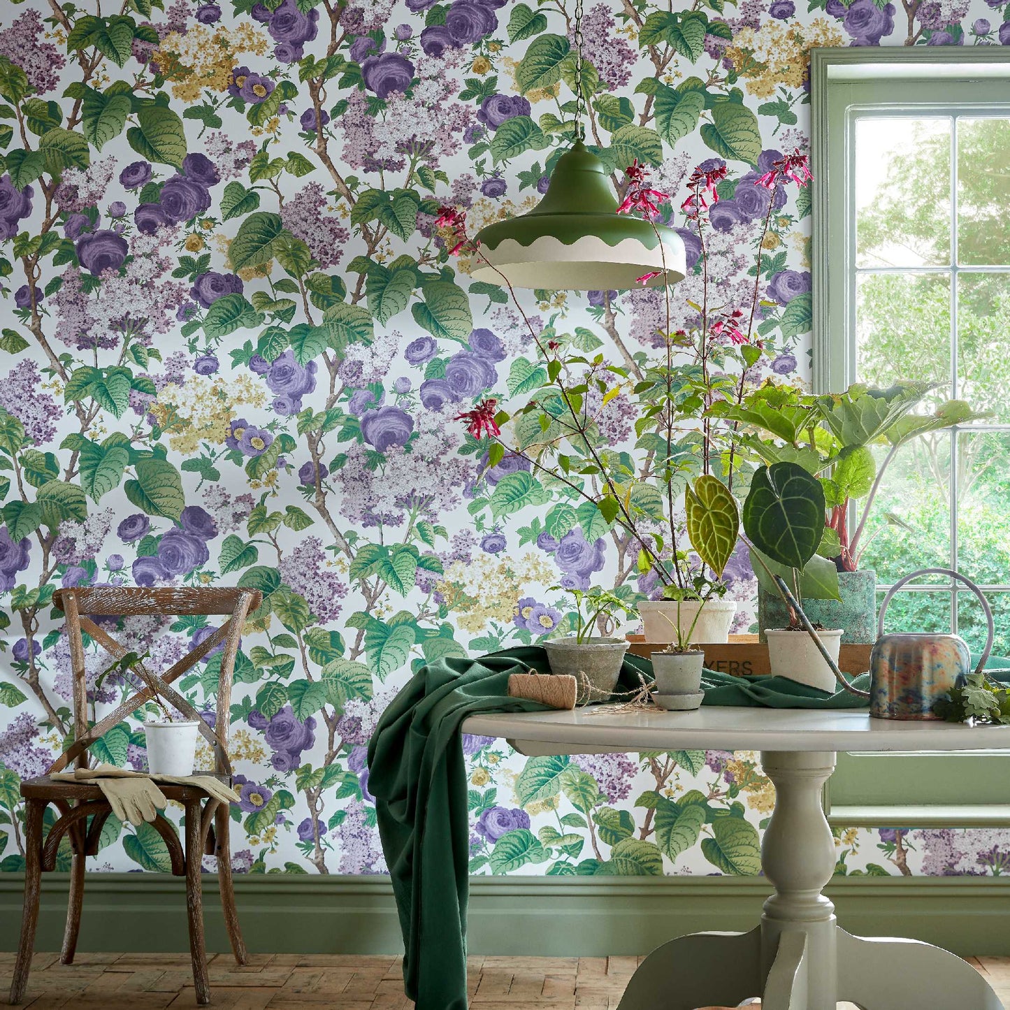 V&A Floribunda - Lavender Dream Lilac Wallpaper - 1838 wallcoverings