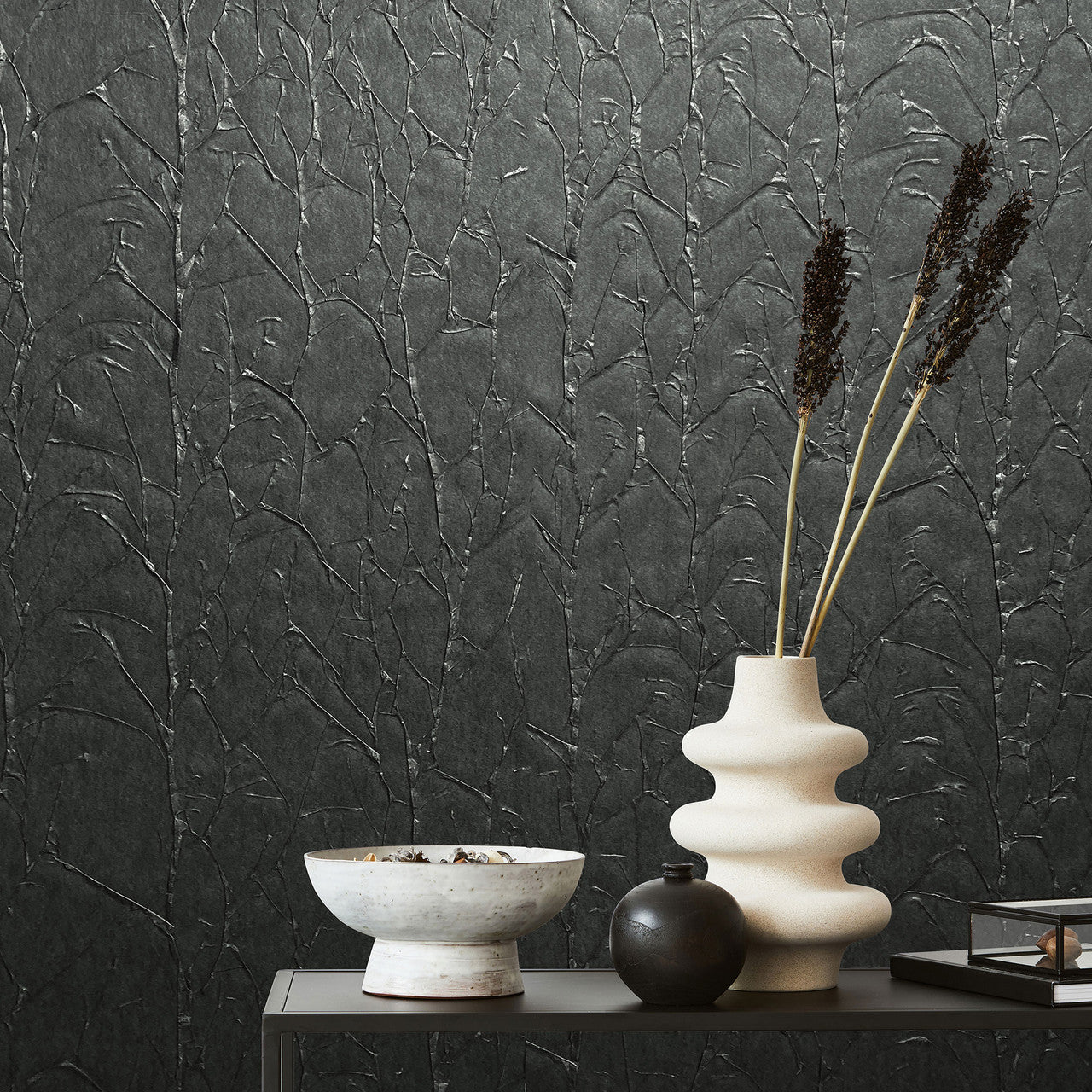 Paper Geo Natural Opulence Black Wallpaper - Galerie