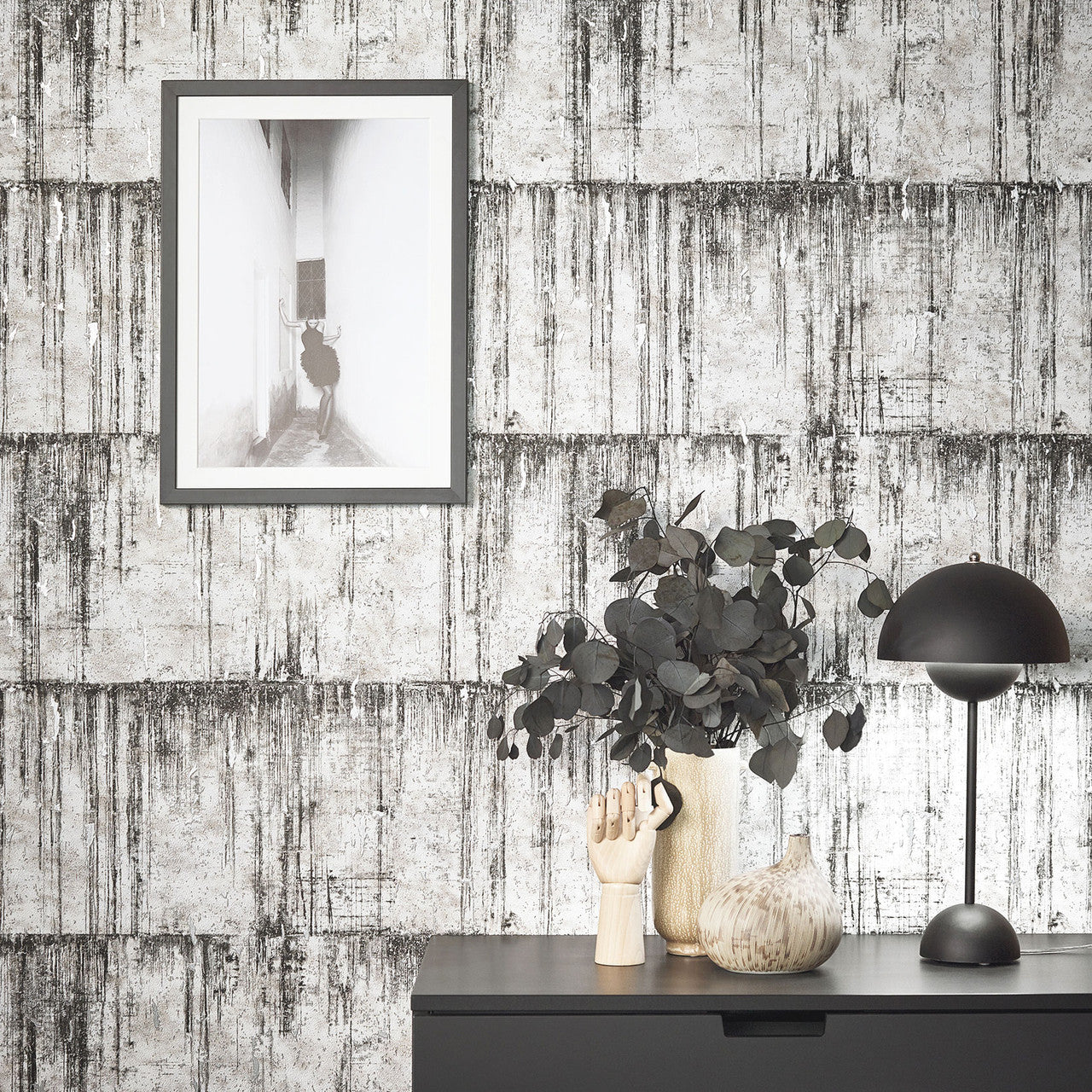 Aged Concrete Natural Opulence Black Wallpaper - Galerie
