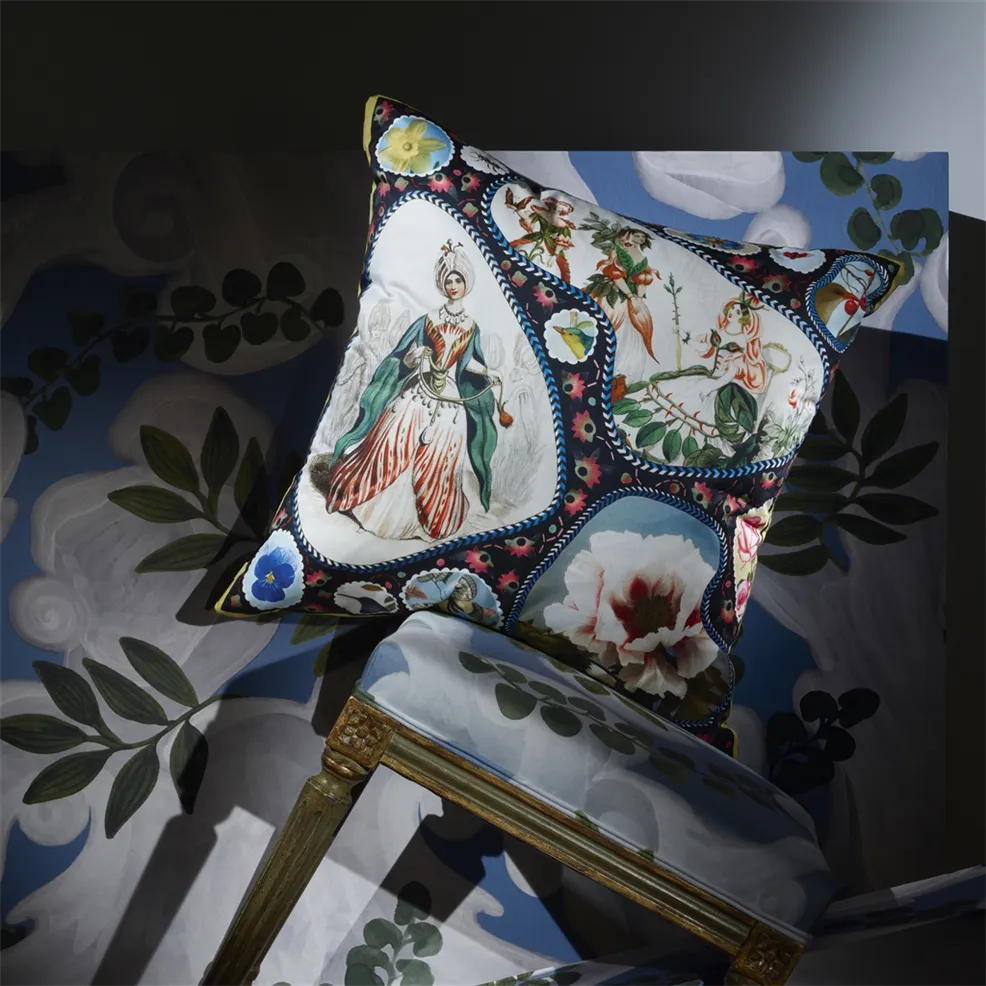 Le Jardin Feerique Multicolore Room Cushion