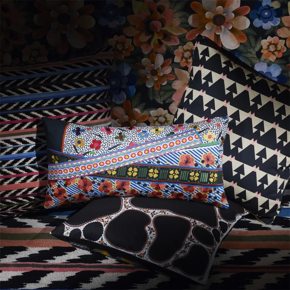 Reine D'arles Multicolore Room Cushion