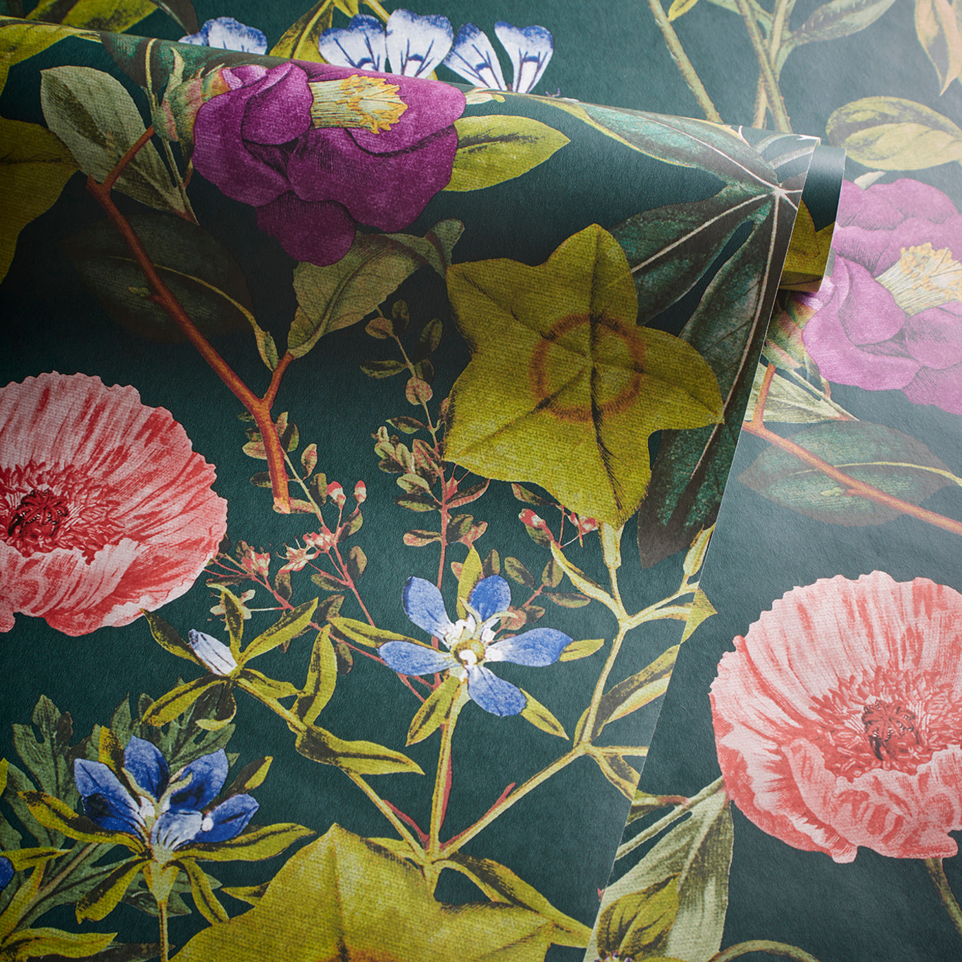 Passiflora Wallpaper - Emerald - Clarke & Clarke