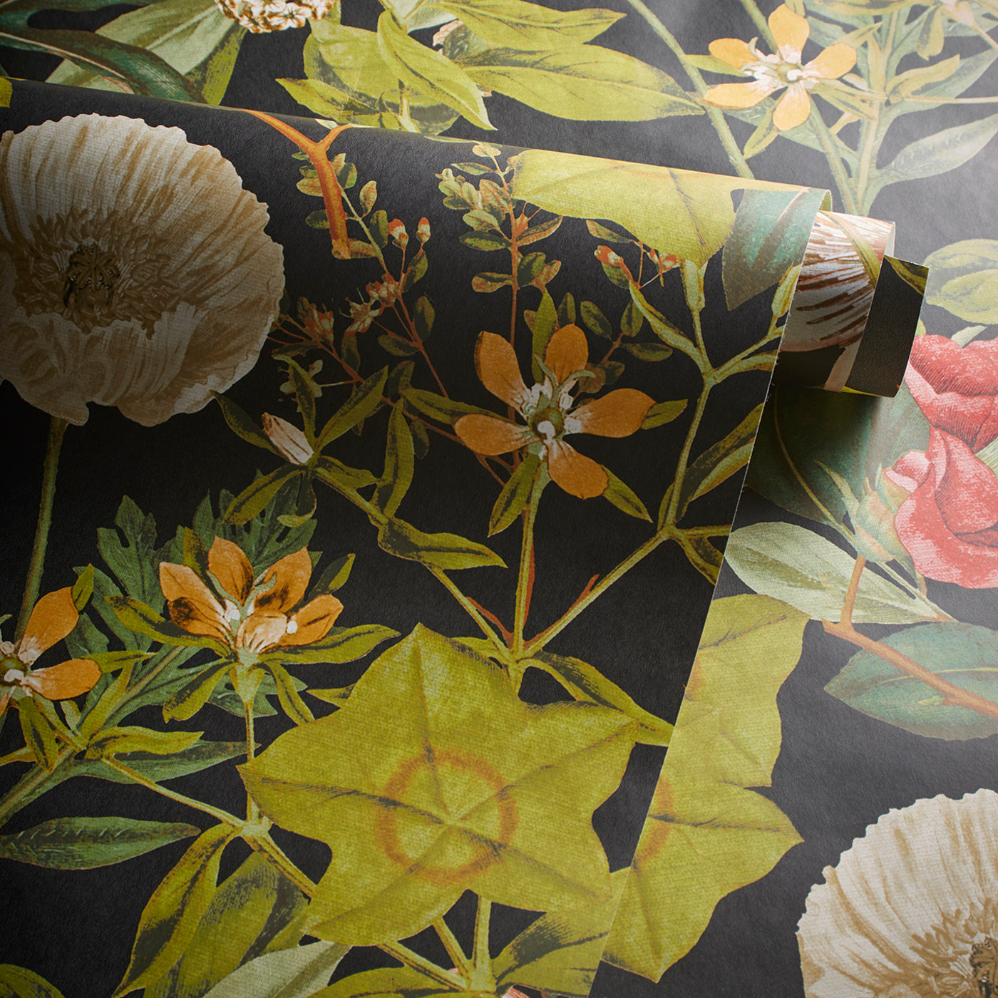 Passiflora Wallpaper - Noir - Clarke & Clarke