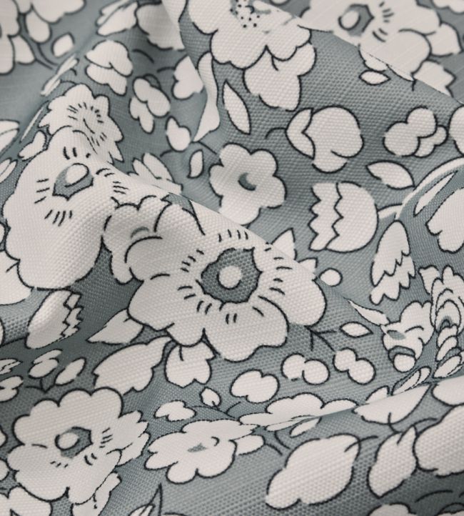 Betsy Bloom in Easton Room Fabric 3 - Gray