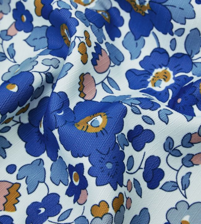 Betsy Flora in Easton Room Fabric 3 - Blue