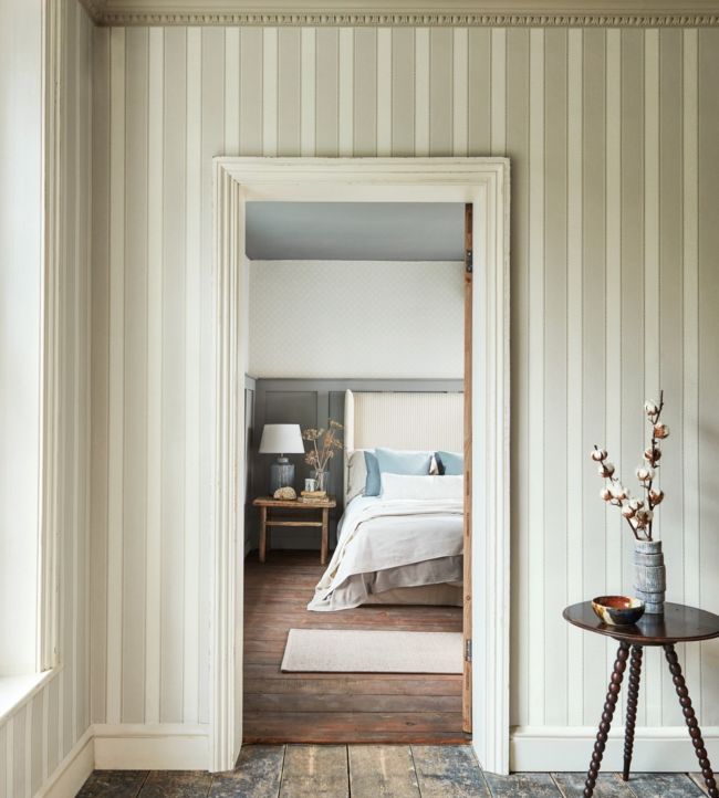 Sonning Stripe Room Wallpaper - Cream