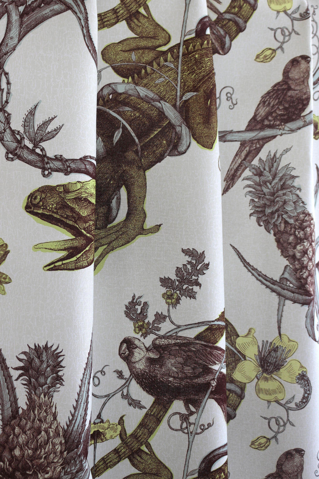 Iguana Room Fabric 2 - Green