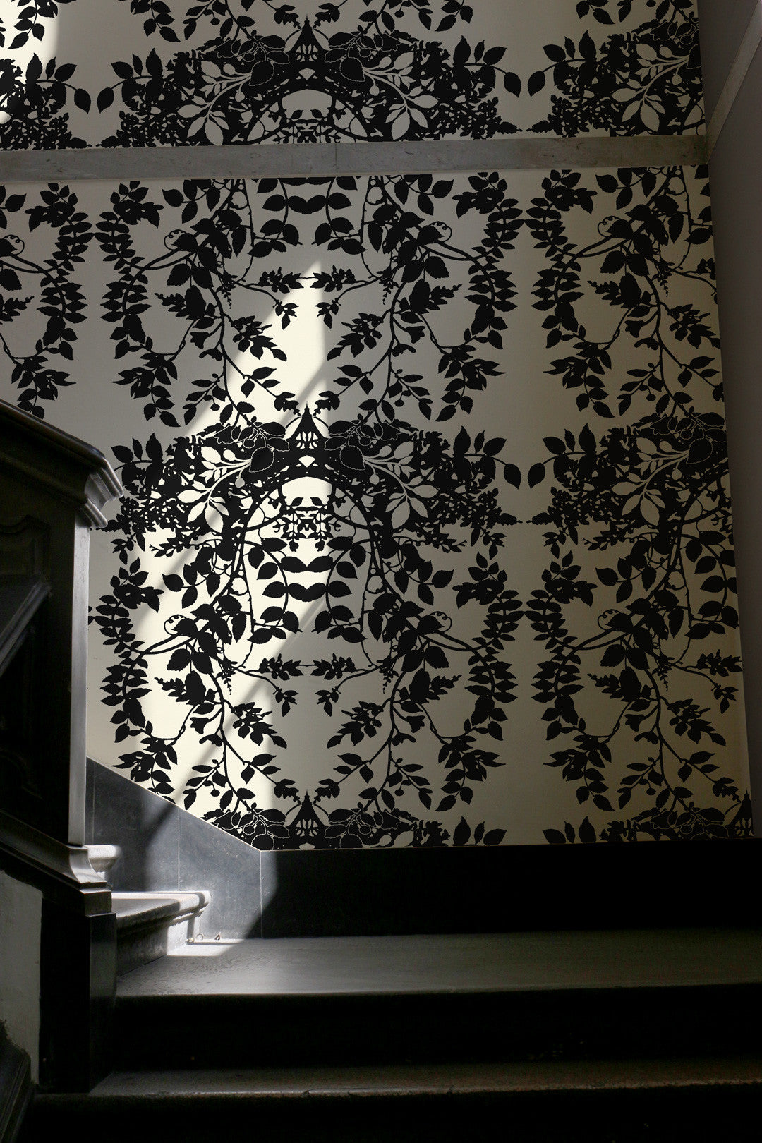 Superwide Leaf Room Wallpaper - Black